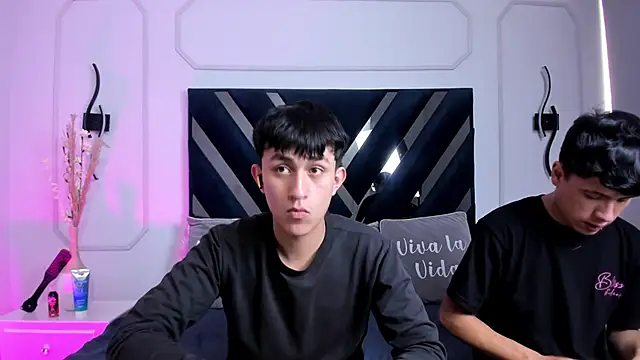 hoot booys  online show from 6, 3, 2026