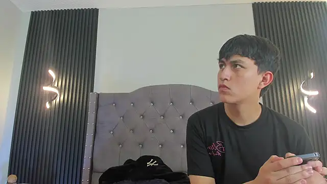 hoot booys  online show from 21, 3, 2026