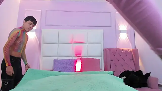 hoot booys  online show from 28, 10, 2025