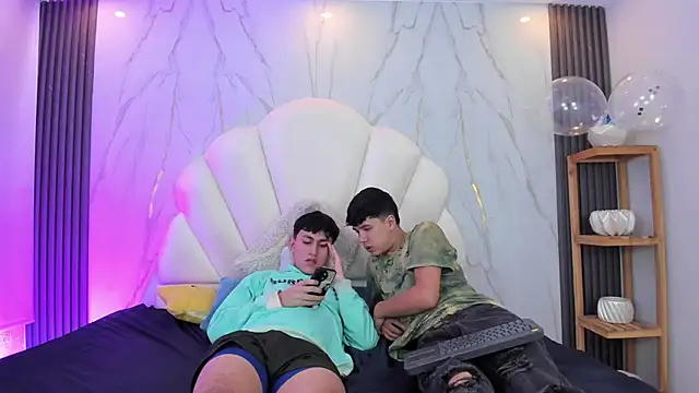 hoot booys  online show from 24, 2, 2026