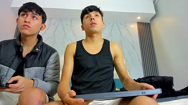 hoot booys  online show from 11, 3, 2026