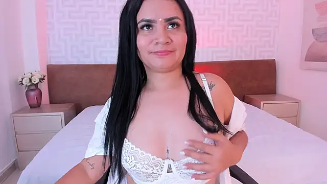 Snapshot of Endiira chatting on 20, 10, 2025 Endiira online show from 20, 10, 2025