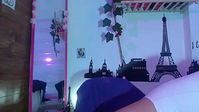 petite coral online show from 30, 5, 2026