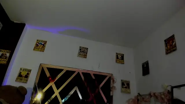 petite coral online show from 15, 4, 2026