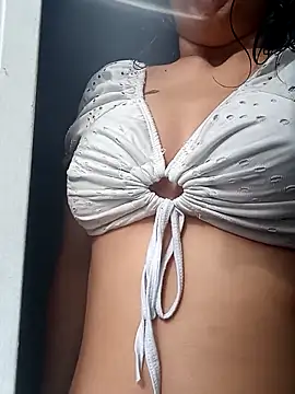 petite coral online show from 12, 2, 2026