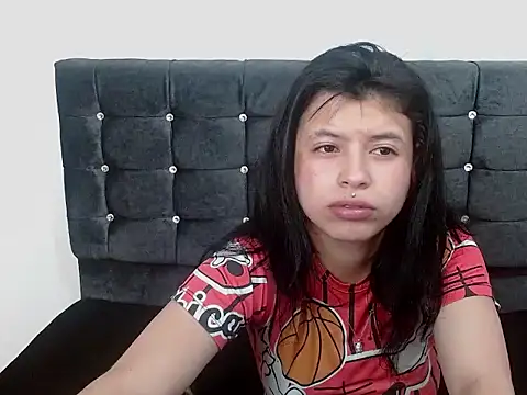 petite coral online show from 23, 10, 2025