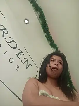 petite coral online show from 15, 12, 2025