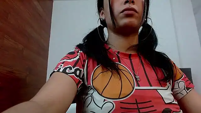 petite coral online show from 22, 10, 2025