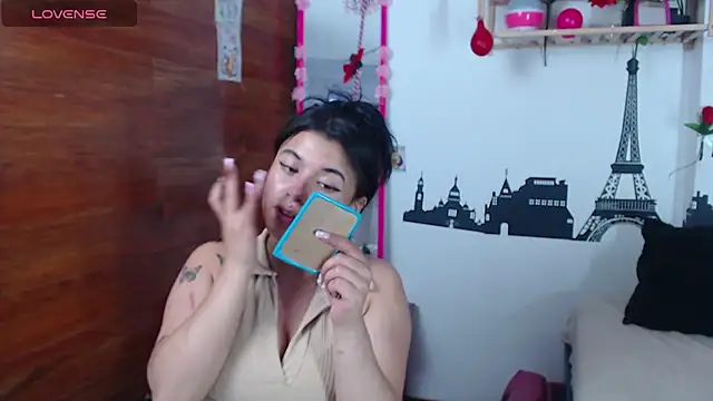 petite coral online show from 11, 3, 2026