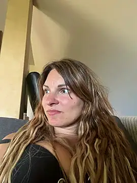 kinkysarahx online show from 30, 5, 2026