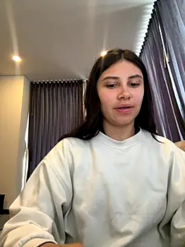 Snapshot of RollinGirl_ chatting on 21, 10, 2025 RollinGirl  online show from 21, 10, 2025