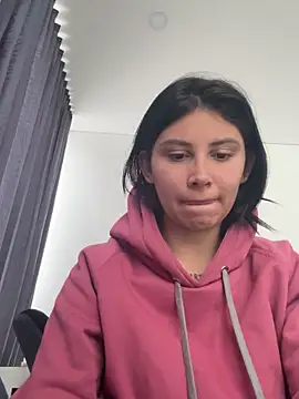 Snapshot of RollinGirl_ chatting on 20, 10, 2025 RollinGirl  online show from 20, 10, 2025