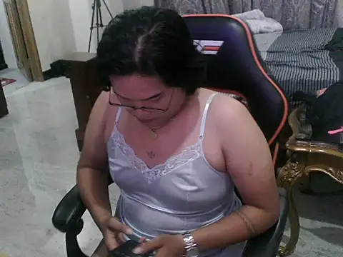 Snapshot of Zoe_fenlon chatting on 29, 10, 2025 Zoe fenlon online show from 29, 10, 2025