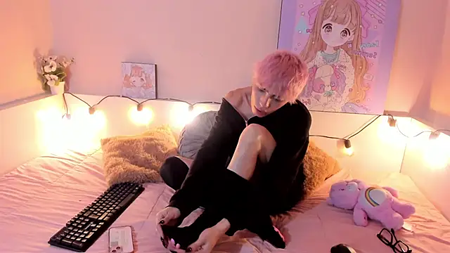 Snapshot of Strawberry_Kitty_ chatting on 18, 10, 2025 Strawberry Kitty online show from 18, 10, 2025