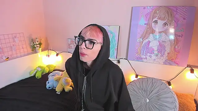 Strawberry Kitty  online show from 8, 11, 2025