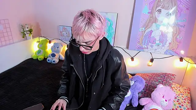 Strawberry Kitty  online show from 15, 11, 2025