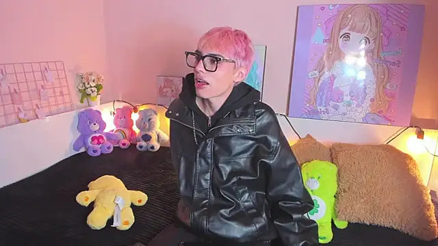 Strawberry Kitty  online show from 5, 11, 2025