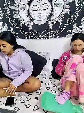 emily n abby online show from 13, 5, 2026