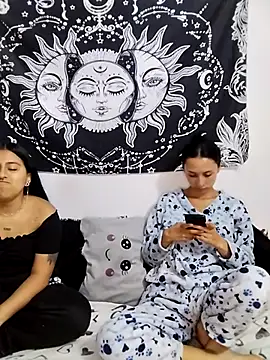 emily n abby online show from 18, 4, 2026