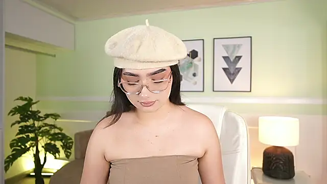 EmilyTurneer online show from 19, 11, 2025