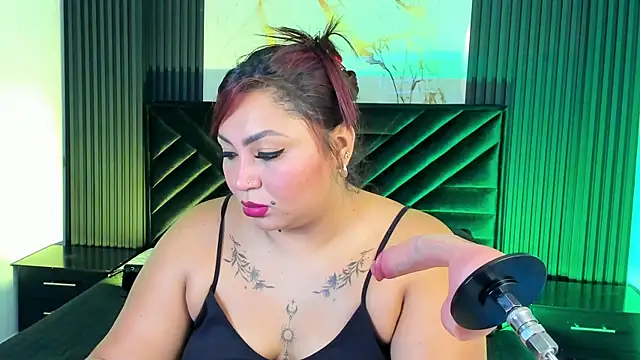 Halleyrosse online show from 24, 10, 2025