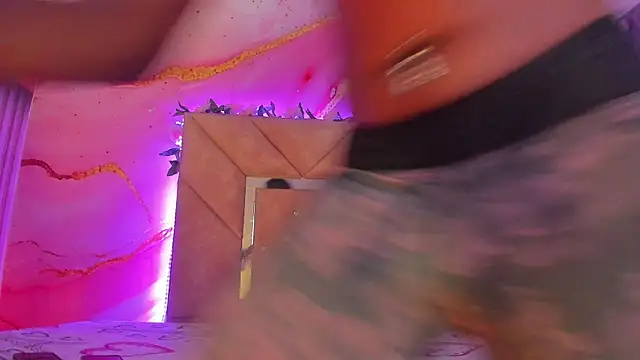 mia  blaze   online show from 23, 12, 2025