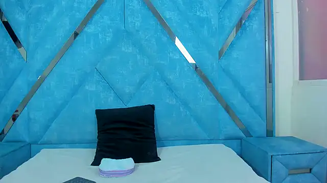 talialadyx online show from 14, 4, 2026