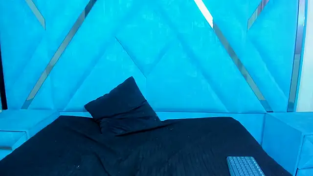 talialadyx online show from 18, 4, 2026