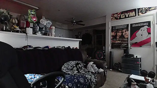 biggerisbetter12 online show from 25, 3, 2026