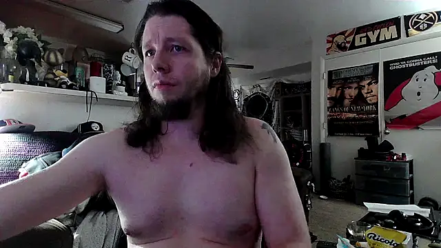 Snapshot of biggerisbetter12 chatting on 27, 10, 2025 biggerisbetter12 online show from 27, 10, 2025