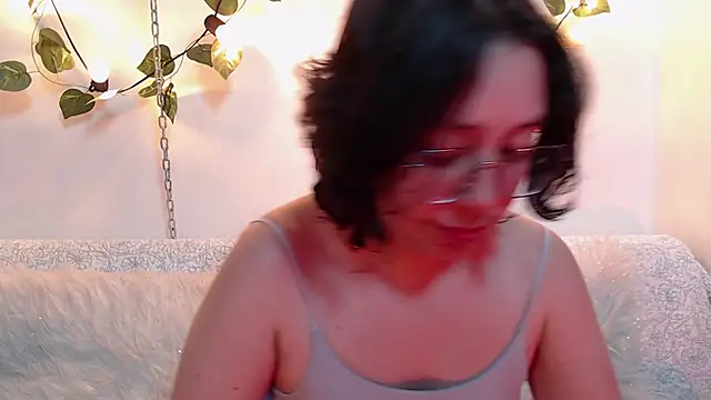 Milie yue online show from 21, 10, 2025