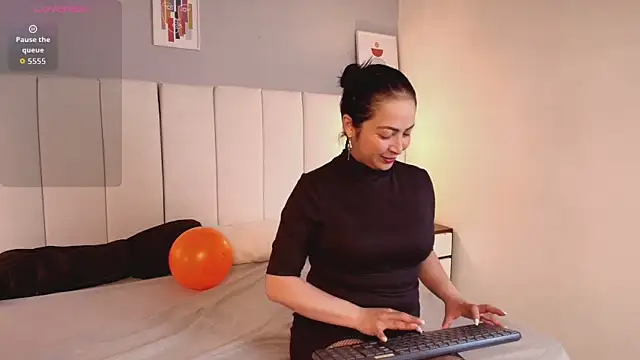 Alanawestt online show from 5, 11, 2025