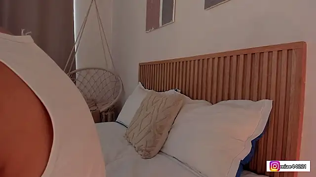 Little Emma 11 online show from 1, 2, 2026