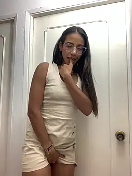Snapshot of elegant__rouse chatting on 11, 6, 2026 elegant rouse online show from 11, 6, 2026
