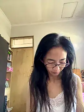 Snapshot of princessD077 chatting on 17, 10, 2025 princessD077 online show from 17, 10, 2025