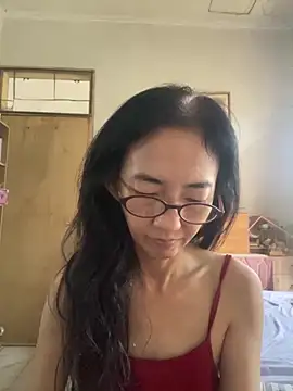 Snapshot of princessD077 chatting on 19, 10, 2025 princessD077 online show from 19, 10, 2025