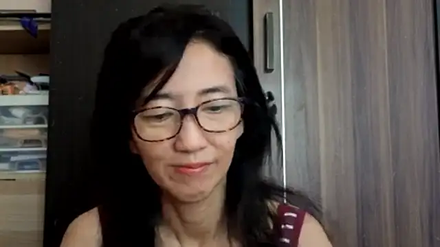 Snapshot of princessD077 chatting on 1, 7, 2026 princessD077 online show from 1, 7, 2026