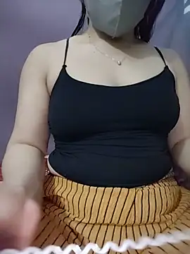 Snapshot of Sinhlinh2020 chatting on 6, 6, 2026 Sinhlinh2020 online show from 6, 6, 2026
