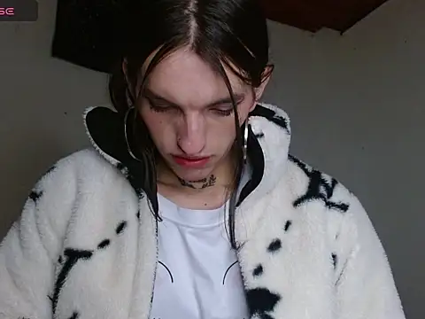 Scarlett crastrawberry online show from 14, 4, 2026