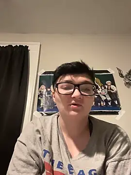Snapshot of faithorsini8 chatting on 17, 10, 2025 faithorsini8 online show from 17, 10, 2025