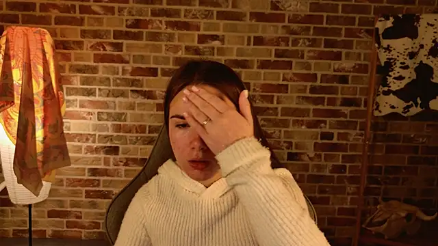 May Bloom online show from 2, 12, 2025