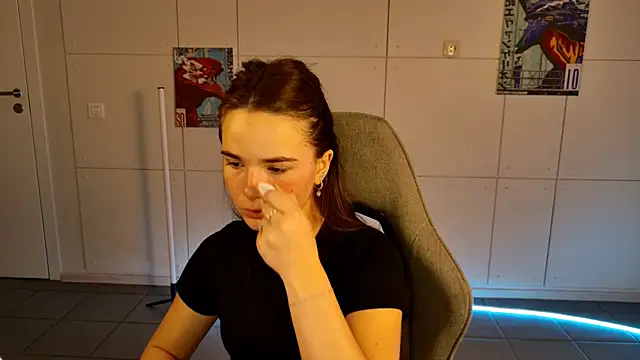 May Bloom online show from 21, 10, 2025