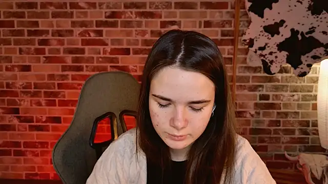 May Bloom online show from 18, 2, 2026