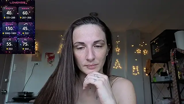 Snapshot of mistressaurora chatting on 25, 10, 2025 mistressaurora online show from 25, 10, 2025