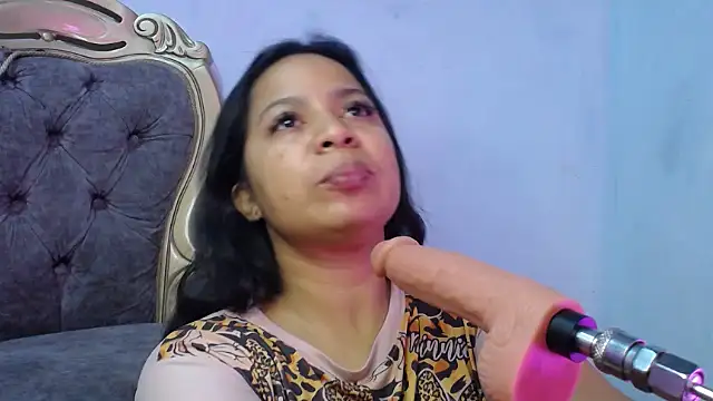 lazzy6565 online show from 11, 4, 2026