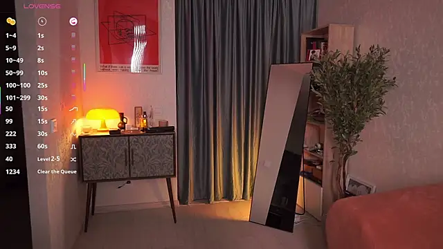 Pheromoon online show from 27, 10, 2025