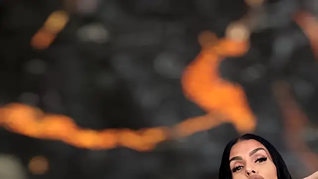 Snapshot of KimWilmes chatting on 20, 10, 2025 KimWilmes online show from 20, 10, 2025