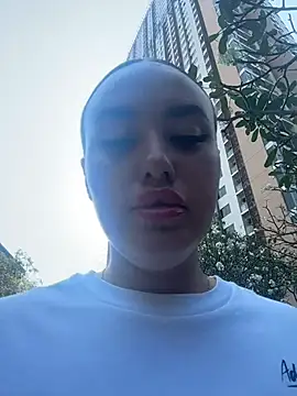 KiraSunshine online show from 5, 2, 2026