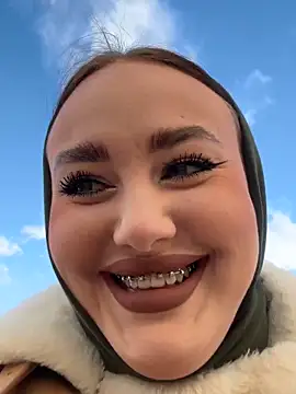 KiraSunshine online show from 3, 11, 2025