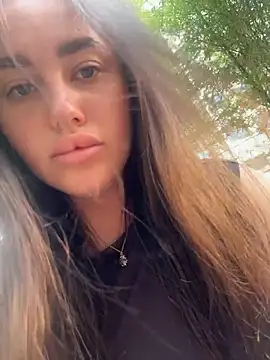 KiraSunshine online show from 10, 3, 2026